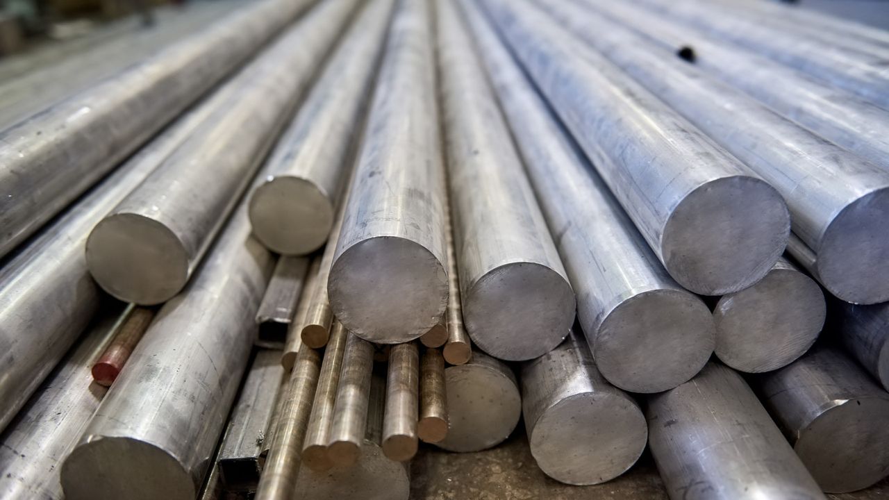 Titanium round bars